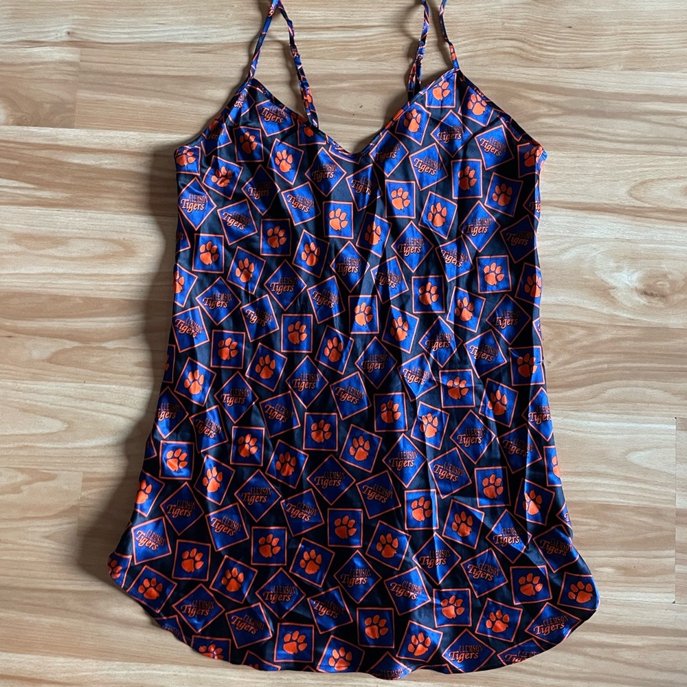 Awesome Merge Left 100% Silk Clemson Tigers Chemise/Nightie - Sz M